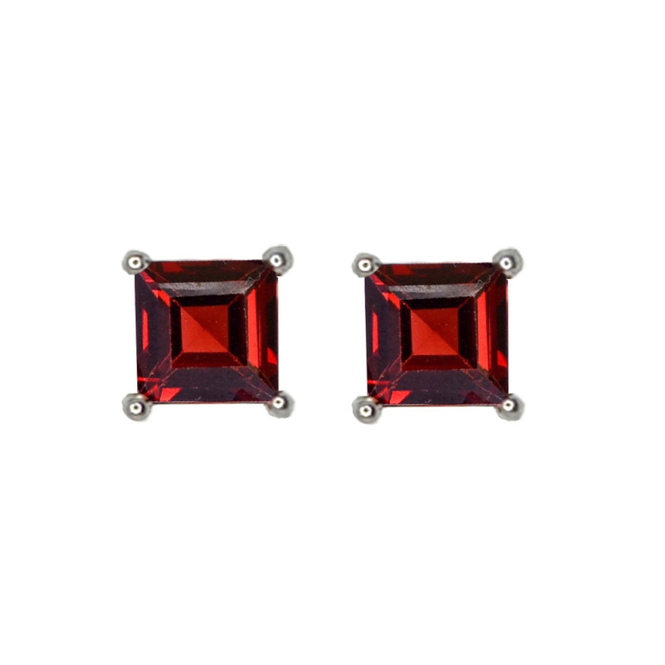Square-cut garnet stud earrings in 925 sterling silver