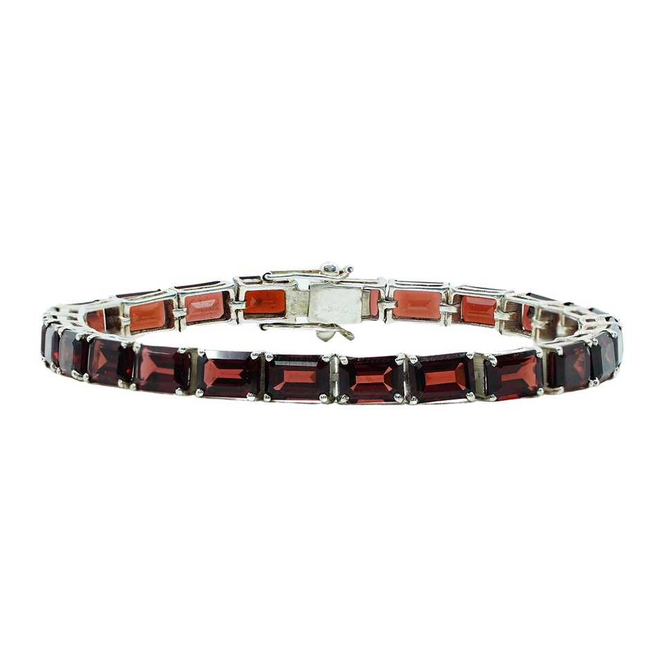 925 sterling silver bracelet with baguette-cut garnet gemstones