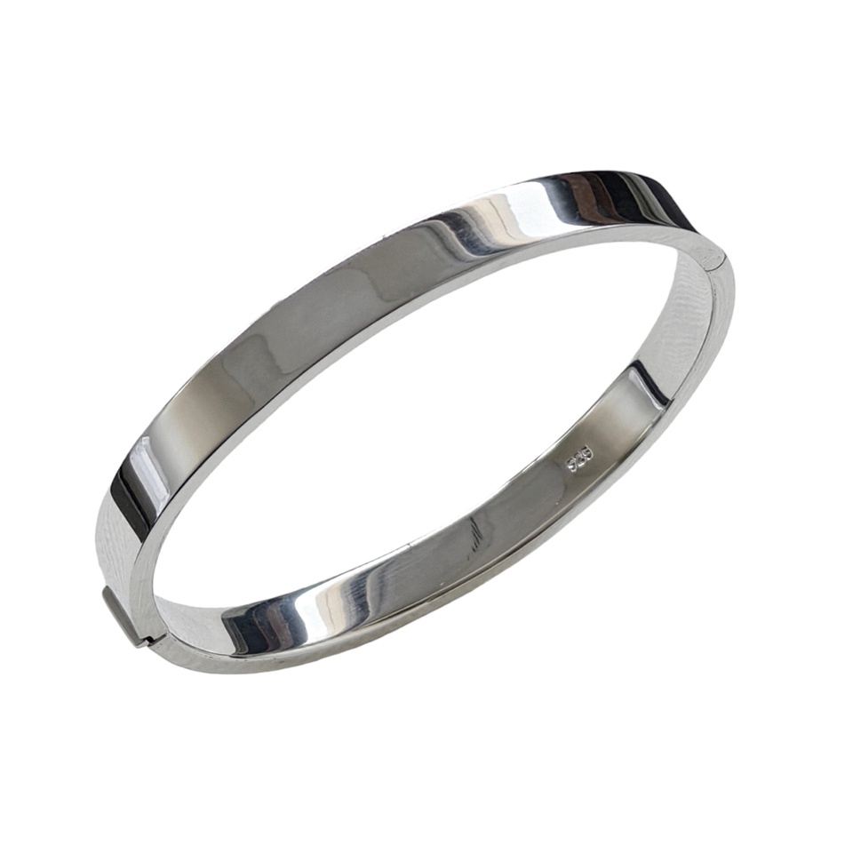 Plain 925 sterling silver polished bangle bracelet with hinged clasp