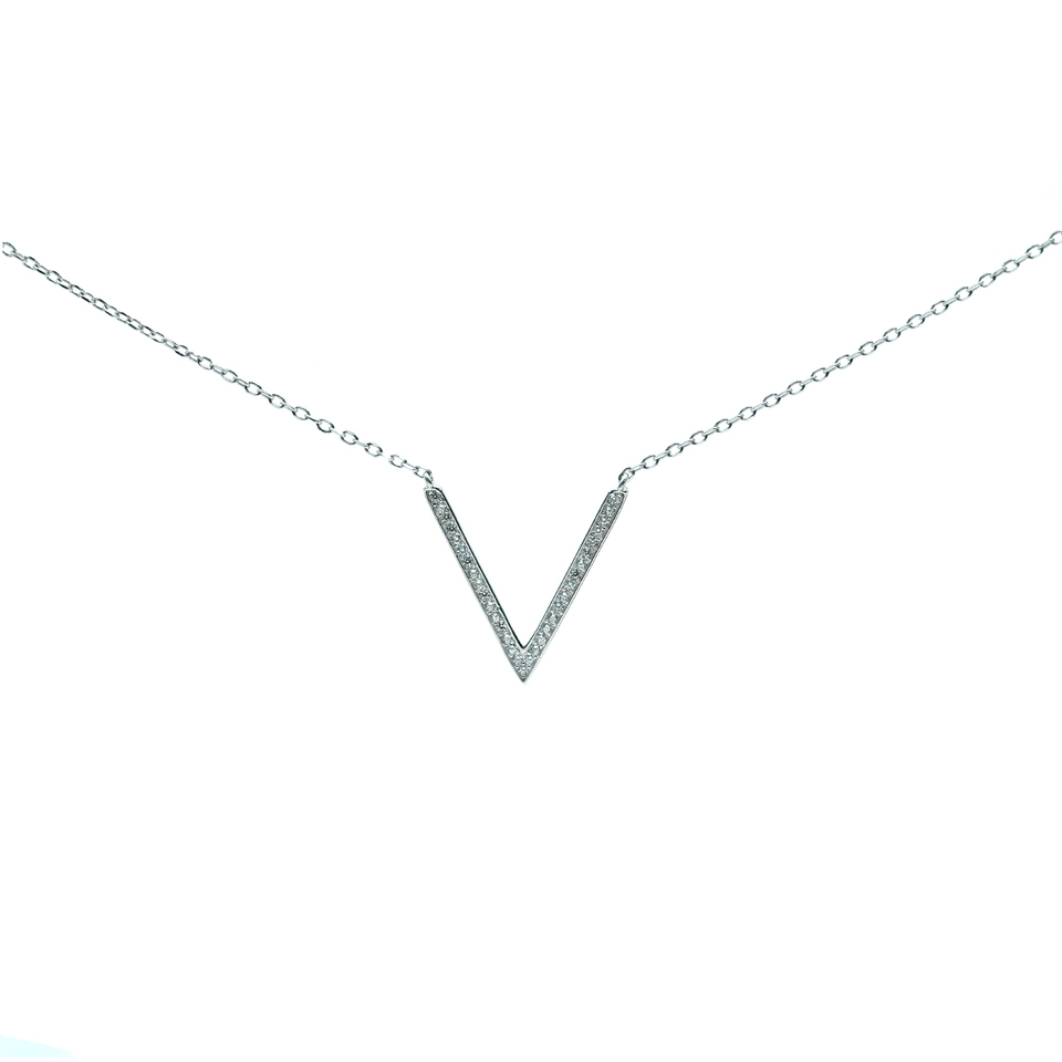 Minimalist V-shaped necklace with sparkling Cubic Zirconia stones