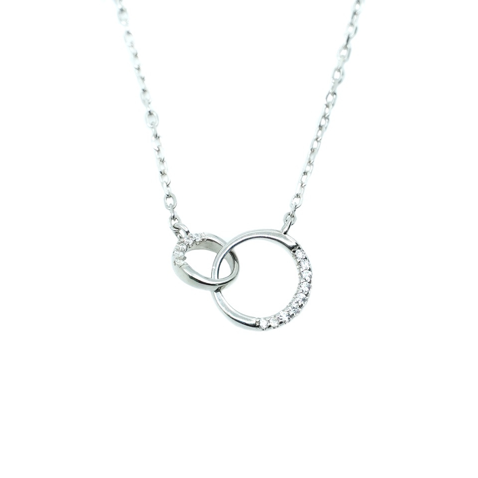 Elegant double-circle necklace with sparkling Cubic Zirconia accents